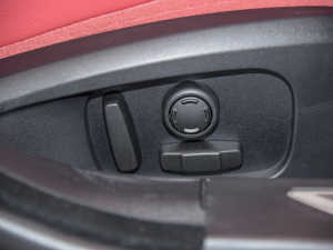 20212.0T P250 򌾫Ӣ\Ӱ g