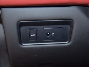 20212.0T P250 򌾫Ӣ\Ӱ п؅^