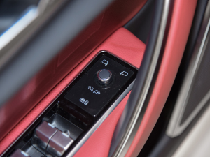 20212.0T P250 򌾫Ӣ\Ӱ п؅^