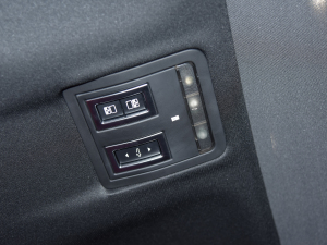 20212.0T P250 򌾫Ӣ\Ӱ п؅^