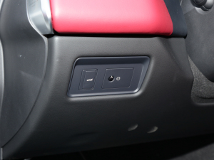 20222.0T P250 򌾫Ӣ\Ӱ п؅^