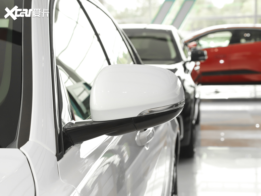 2021��ݱ�XEL 2.0T 250PS �׺��\�Ӱ�