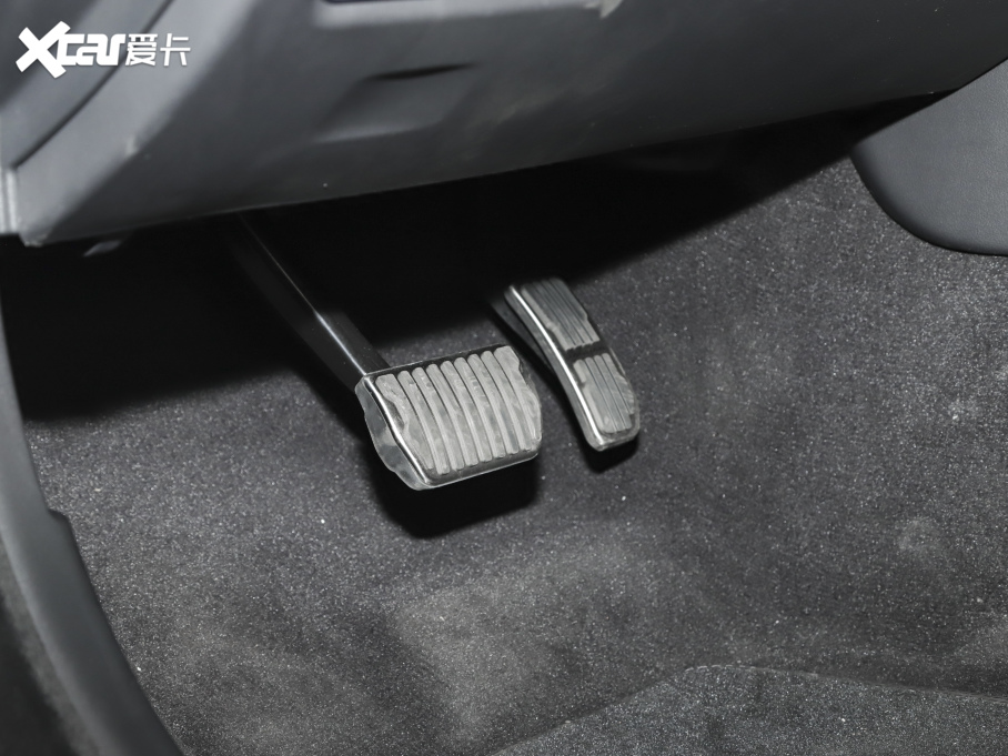 2021��ݱ�XEL 2.0T 250PS �׺��\�Ӱ�