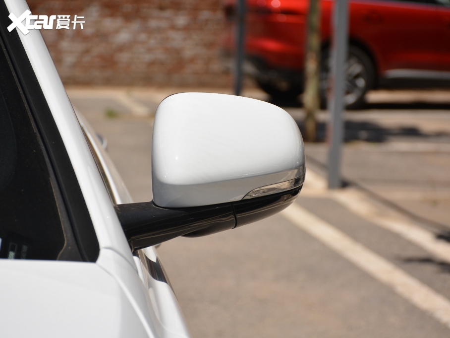 2021��ݱ�XEL 2.0T 200PS R-DYNAMIC �ഺ�\�Ӱ�