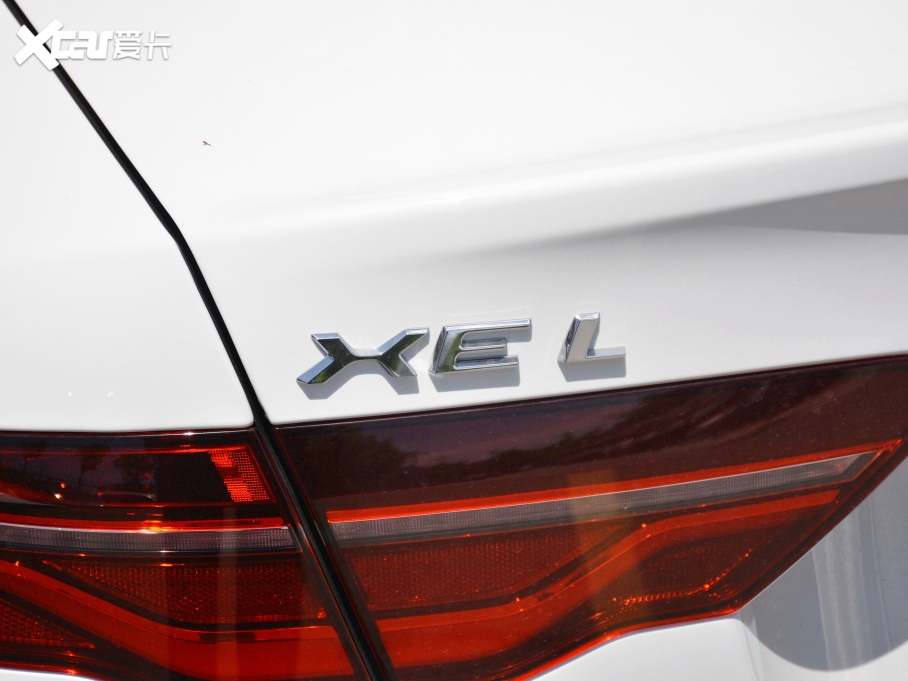 2021��ݱ�XEL 2.0T 200PS R-DYNAMIC �ഺ�\�Ӱ�