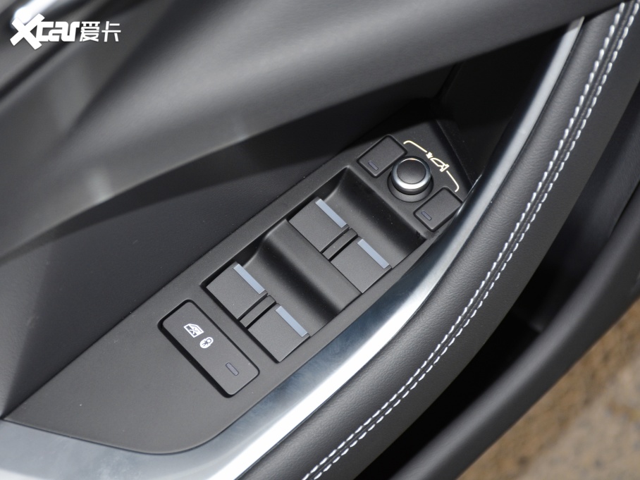 2021ݱXEL 2.0T 200PS R-DYNAMIC ഺ\Ӱ