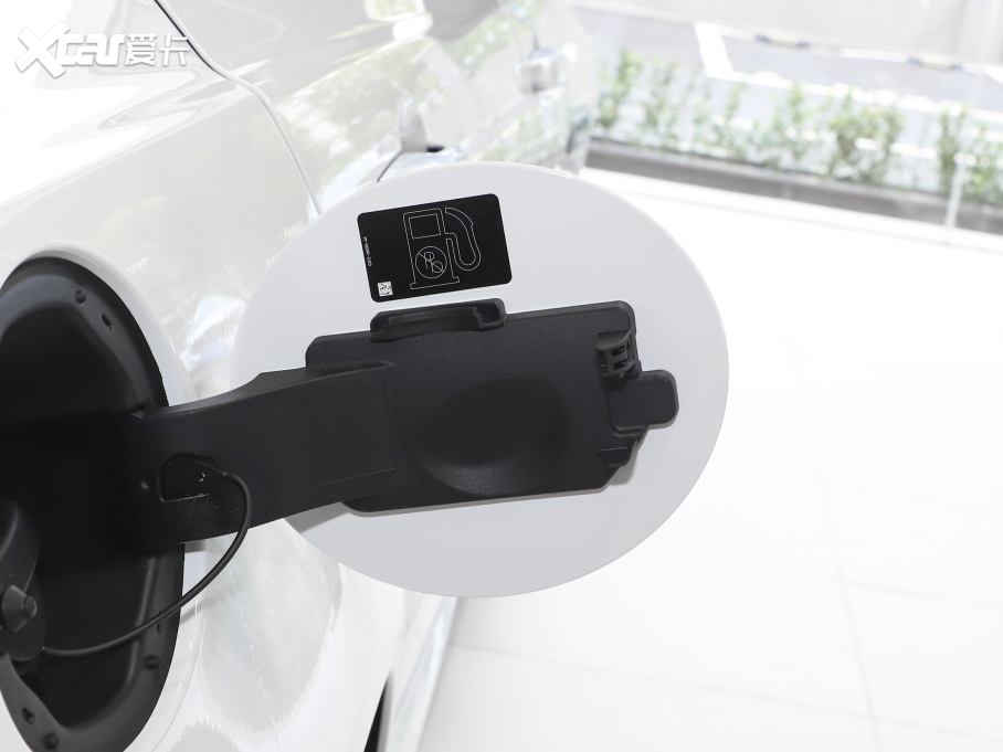 2021��ݱ�XEL 2.0T 250PS R-DYNAMIC S�Mȡ�\�Ӱ�