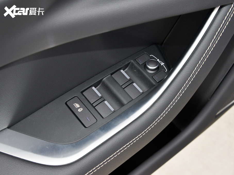 2021��ݱ�XEL 2.0T 250PS R-DYNAMIC SE�Ƽ��\�Ӱ� 