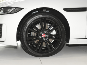 2021款2.0T 250PS 曜黑运动版 轮圈