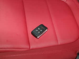 2021款2.0T 250PS 曜黑运动版 车钥匙