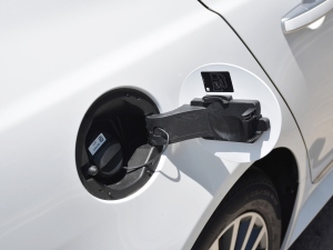 20212.0T 200PS R-DYNAMIC ഺ\Ӱ w