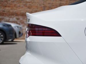 20212.0T 200PS R-DYNAMIC ഺ\Ӱ ^