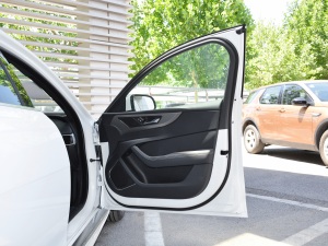 20212.0T 200PS R-DYNAMIC ഺ\(yn)(dng) g