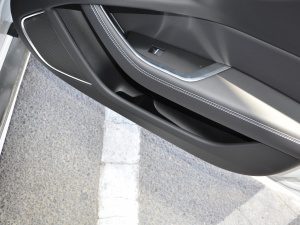 20212.0T 200PS R-DYNAMIC ഺ\(yn)(dng) g