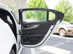 20212.0T 200PS R-DYNAMIC ഺ\Ӱ g