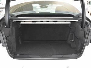 2021款2.0T 200PS R-DYNAMIC 青春运动版 行李厢空间