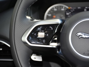 20212.0T 200PS R-DYNAMIC ഺ\Ӱ п؅^