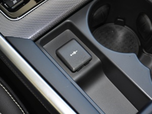 2021款2.0T 200PS R-DYNAMIC 青春运动版 中控区