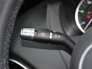 2021款2.0T 200PS R-DYNAMIC 青春运动版 中控区