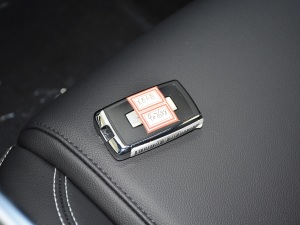 20212.0T 200PS R-DYNAMIC ഺ\Ӱ 