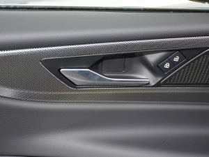 20212.0T 250PS R-DYNAMIC SMȡ\Ӱ g