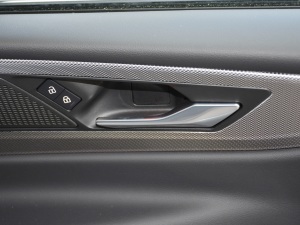 20212.0T 250PS R-DYNAMIC SMȡ\Ӱ g