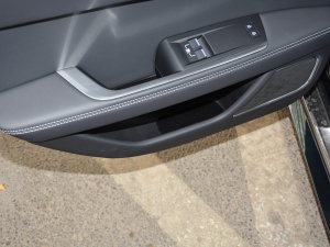 20212.0T 250PS R-DYNAMIC SMȡ\Ӱ g