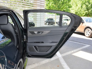 20212.0T 250PS R-DYNAMIC SMȡ\Ӱ g