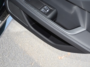 20212.0T 250PS R-DYNAMIC SMȡ\Ӱ g