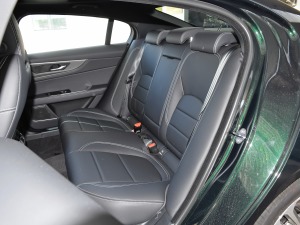 2021款2.0T 250PS R-DYNAMIC S进取运动版 后排座椅
