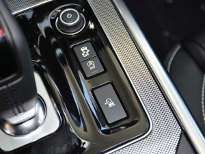 2021款2.0T 250PS R-DYNAMIC S进取运动版 中控区