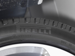 20212.0T 250PS R-DYNAMIC SM(jn)ȡ\(yn)Ӱ ݆̥Ʒ