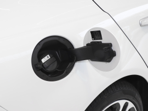 20212.0T 250PS R-DYNAMIC SM(jn)ȡ\(yn)Ӱ w