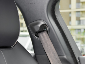 20212.0T 250PS R-DYNAMIC SEƼ\Ӱ  g