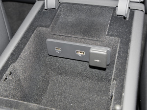 20212.0T 250PS R-DYNAMIC SEƼ\Ӱ  g