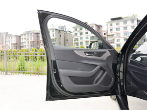 20212.0T 250PS R-DYNAMIC SEƼ\Ӱ  {λ܇T