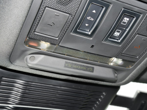 20212.0T 250PS R-DYNAMIC SEƼ\(yn)(dng)  п؅^(q)