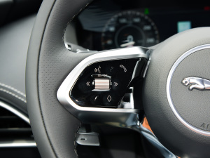 20212.0T 250PS R-DYNAMIC SEƼ\Ӱ  п؅^