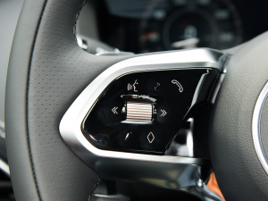 20212.0T 250PS R-DYNAMIC SEƼ\Ӱ  п؅^