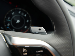 20212.0T 250PS R-DYNAMIC SEƼ\Ӱ  п؅^