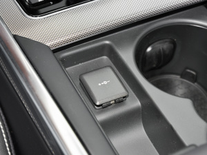 20212.0T 250PS R-DYNAMIC SEƼ\Ӱ  п؅^