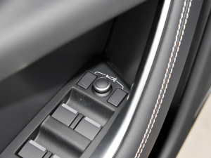 20212.0T 250PS R-DYNAMIC SEƼ\Ӱ  п؅^(q)