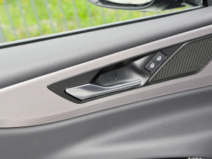 20212.0T 250PS R-DYNAMIC SEƼ\Ӱ  п؅^(q)