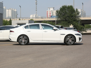 20222.0T 250PS R-DYNAMIC SMȡ\Ӱ ȣң