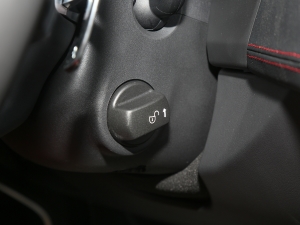 20222.0T 250PS R-DYNAMIC SMȡ\Ӱ п؅^