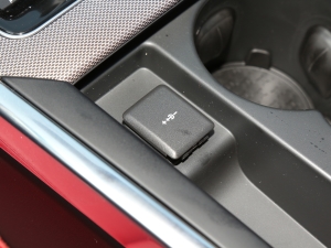 20222.0T 250PS R-DYNAMIC SMȡ\Ӱ п؅^