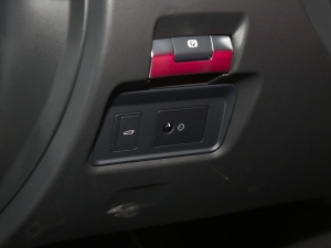 20222.0T 250PS R-DYNAMIC SMȡ\Ӱ п؅^