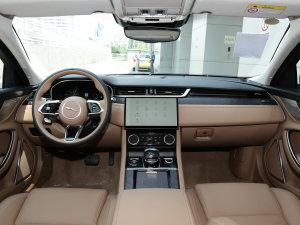 2022款2.0T P250 两驱尊享豪华版 内饰全景