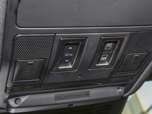 20232.0T 250PS R-DYNAMIC SMȡ\Ӱ п؅^