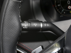 20232.0T 250PS R-DYNAMIC SMȡ\Ӱ п؅^